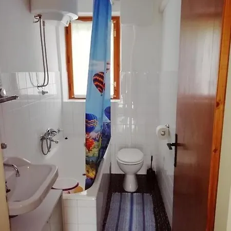 Lovely In With Private Parking Apartment Silo (Krk)