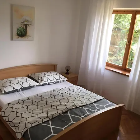 Lovely In With Private Parking * Silo (Krk)