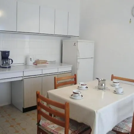 Lovely In With Private Parking Apartment *